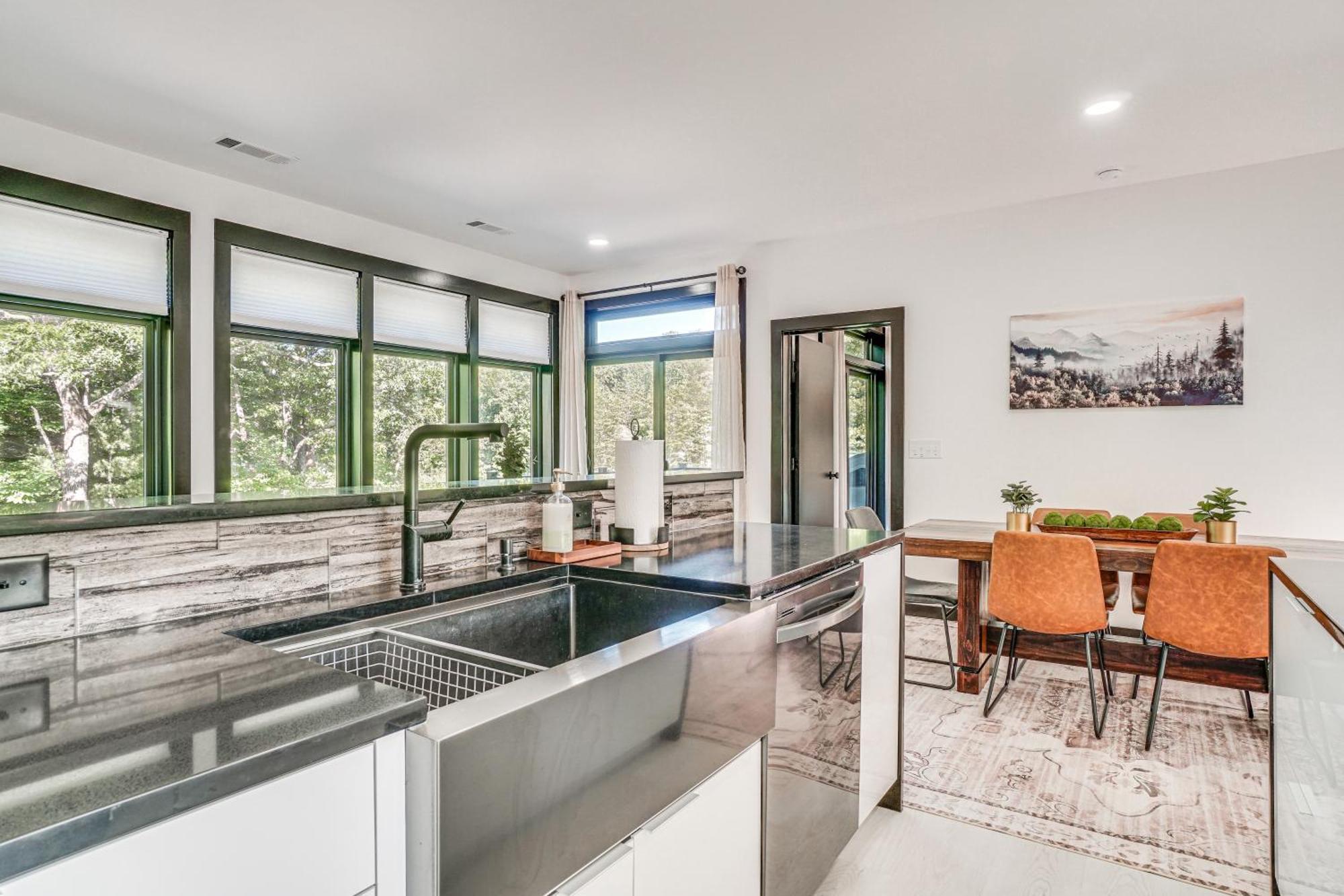Luxury Modern Home On Golf Course With Game Room! Хелен Экстерьер фото